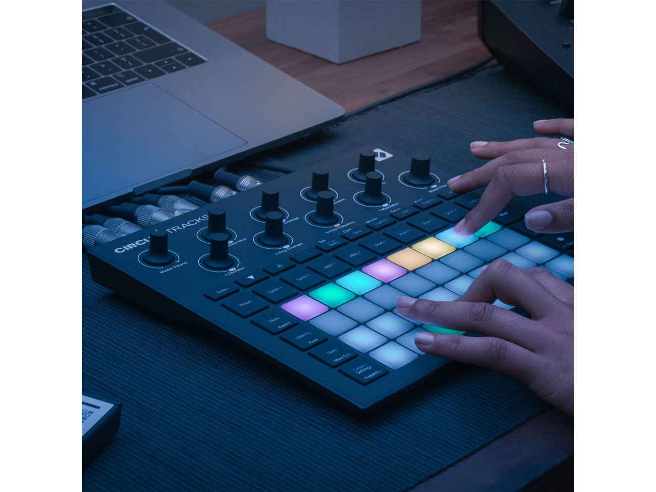 DTM・DAW Novation Circuit DTM・DAW Novation Circuit Tracks Circuit Tracks | Novation